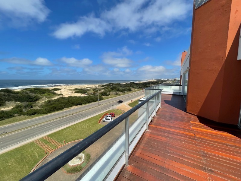 Espectacular penthouse en Rincón del Indio para alquiler